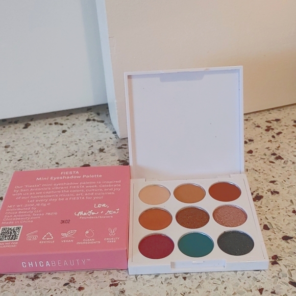 CHICA BEAUTY Fiesta Mini 9-shade Eyeshadow Palette - Picture 3 of 6